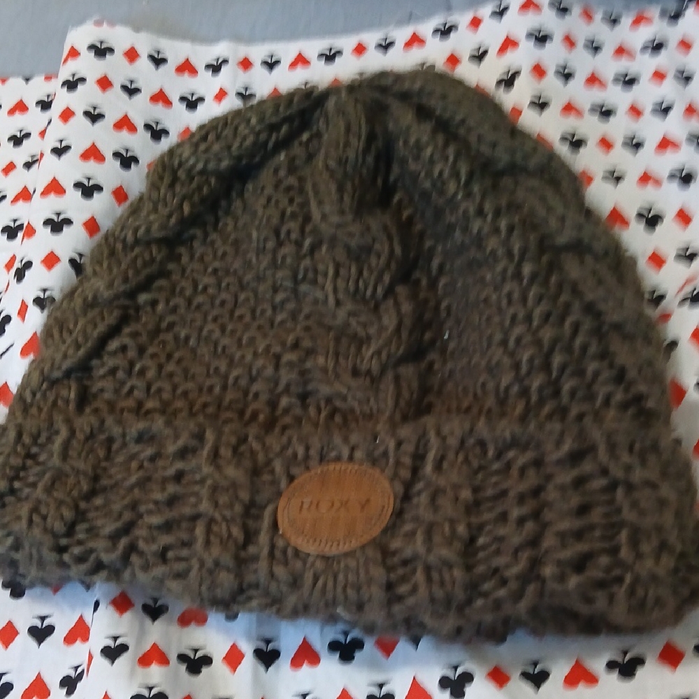 Roxy Cap